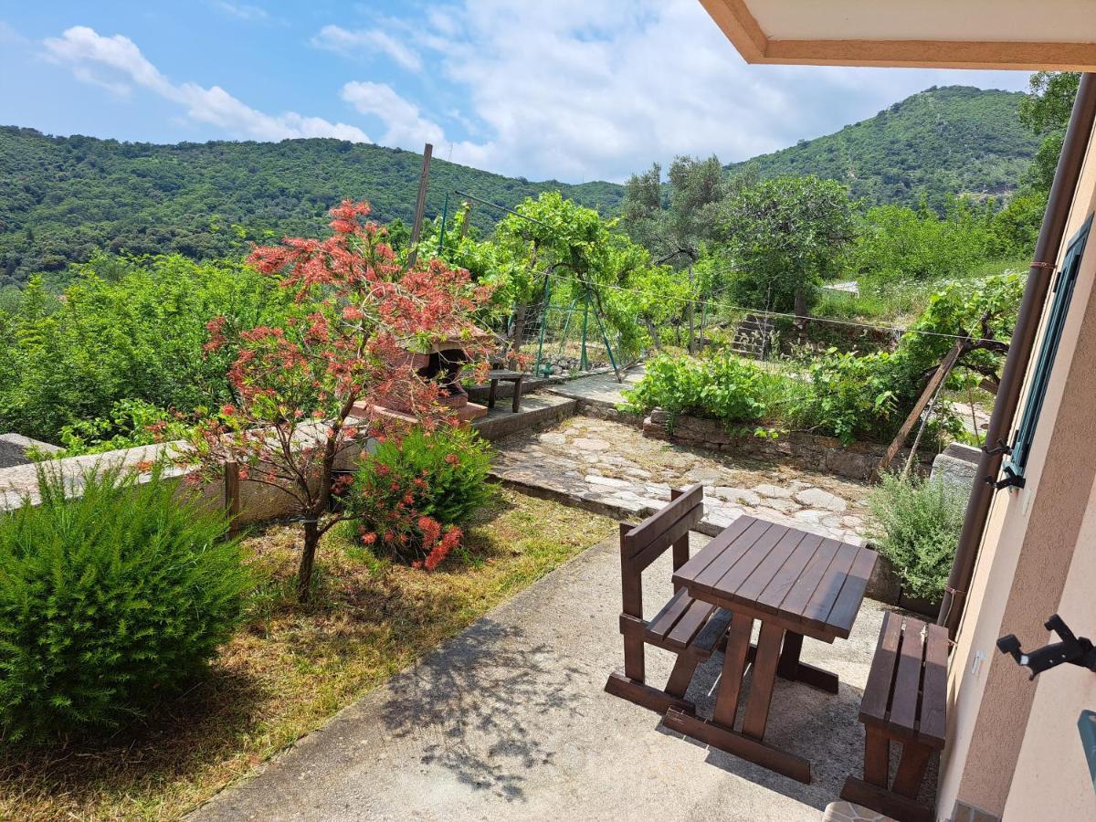 Holiday Home Sunny Hill Kamenari Luaran gambar