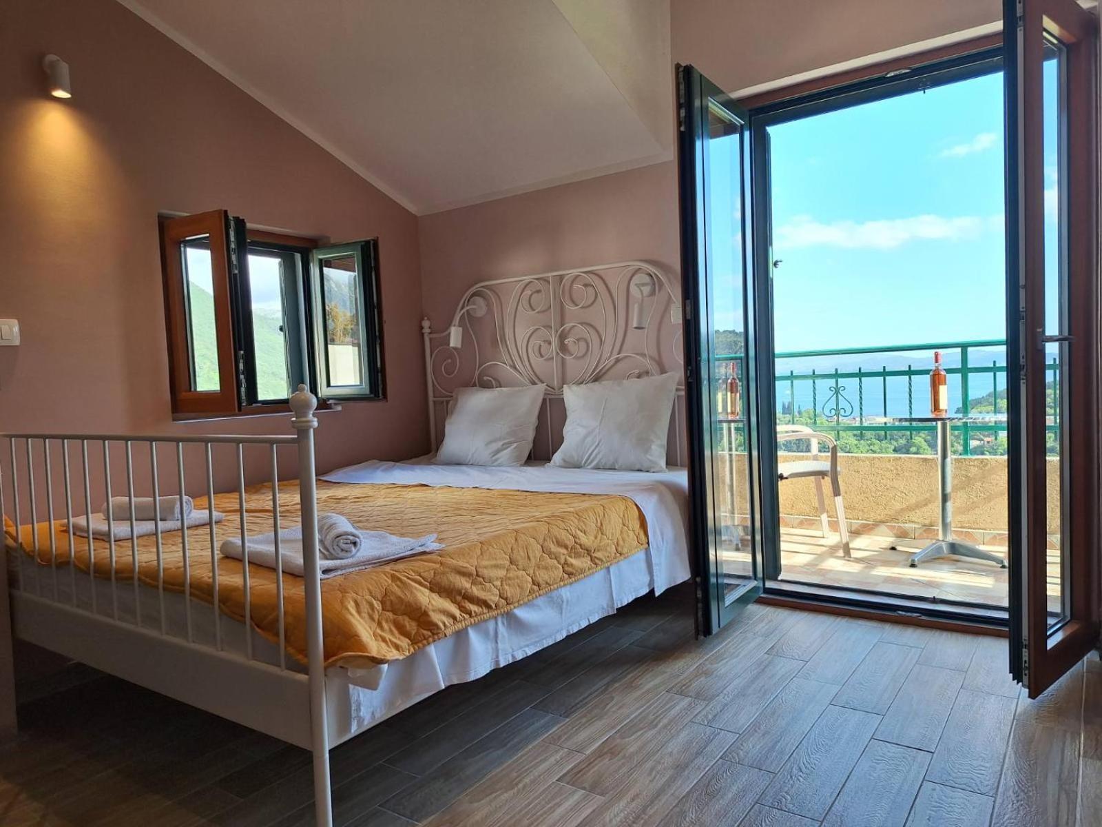 Holiday Home Sunny Hill Kamenari Luaran gambar
